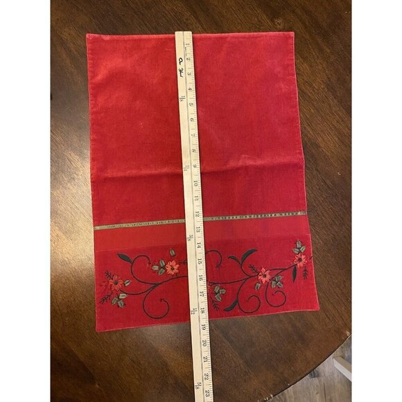 5 Christmas Placemats Red Velvet 100% Cotton ~ 14" x 19" Matching Table Runner - Picture 10 of 11